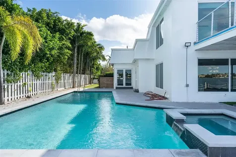 1055 Stillwater Drive Miami Beach FL 33141