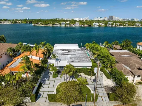 1055 Stillwater Drive Miami Beach FL 33141