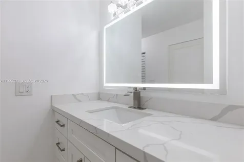 2201 S Ocean Drive Hollywood FL 33019