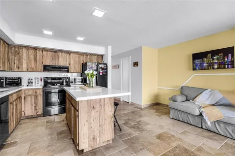 1424 NW 113th Way Pembroke Pines FL 33026