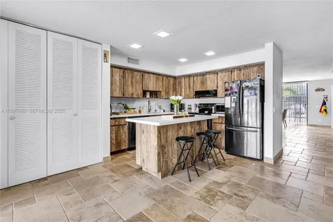 1424 NW 113th Way Pembroke Pines FL 33026