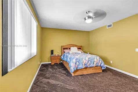 1424 NW 113th Way Pembroke Pines FL 33026