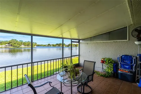 1424 NW 113th Way Pembroke Pines FL 33026