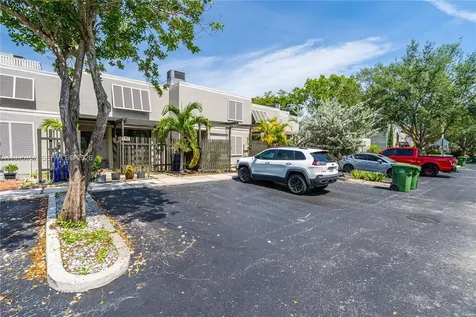1424 NW 113th Way Pembroke Pines FL 33026