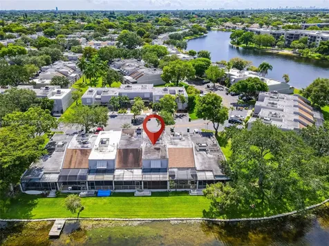 1424 NW 113th Way Pembroke Pines FL 33026