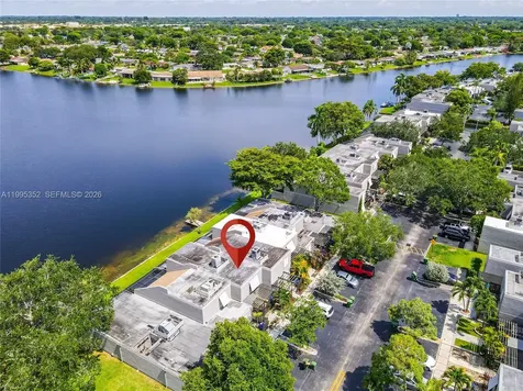 1424 NW 113th Way Pembroke Pines FL 33026