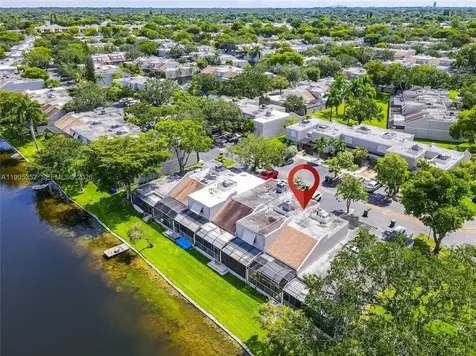 1424 NW 113th Way Pembroke Pines FL 33026