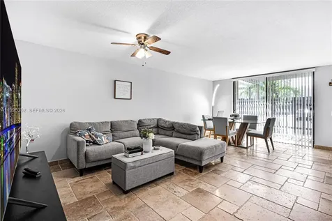 1424 NW 113th Way Pembroke Pines FL 33026
