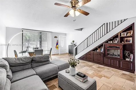 1424 NW 113th Way Pembroke Pines FL 33026
