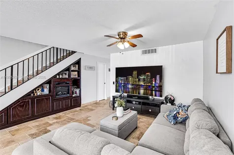 1424 NW 113th Way Pembroke Pines FL 33026