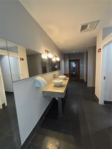 133 NE 2nd Avenue Miami FL 33132