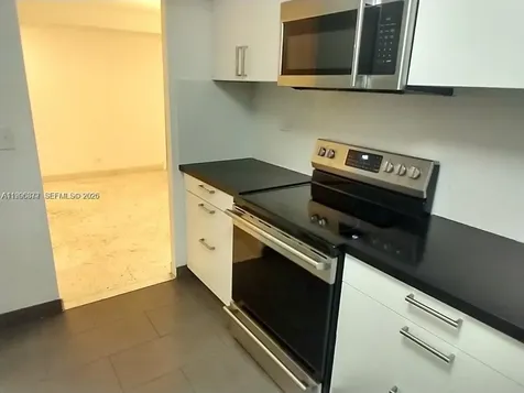 6039 Collins Avenue Miami Beach FL 33140