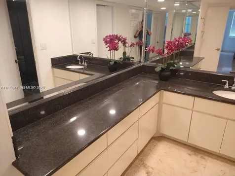 6039 Collins Avenue Miami Beach FL 33140
