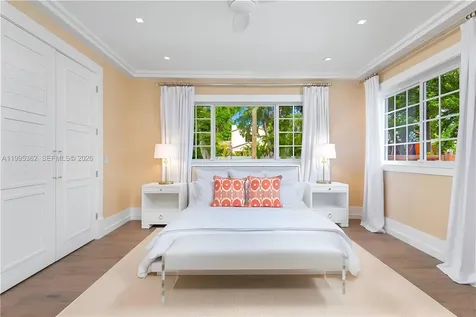 2575 Pine Tree Drive Miami Beach FL 33140