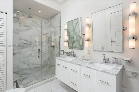 2575 Pine Tree Drive Miami Beach FL 33140