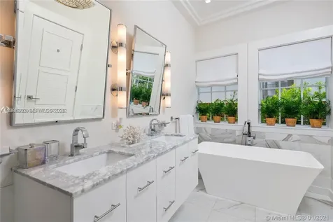 2575 Pine Tree Drive Miami Beach FL 33140