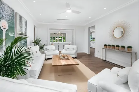 2575 Pine Tree Drive Miami Beach FL 33140