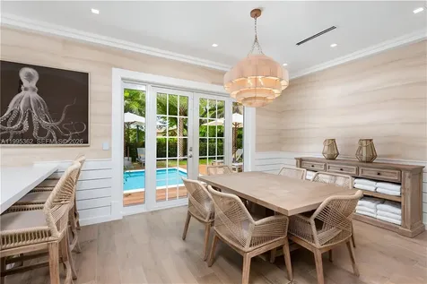 2575 Pine Tree Drive Miami Beach FL 33140