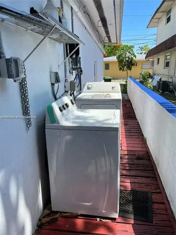 1909 Pierce Street Hollywood FL 33020