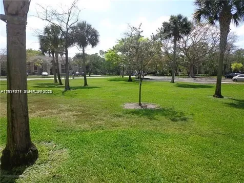 800 Cypress Park Way Deerfield Beach FL 33064