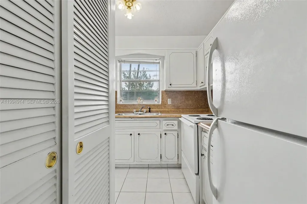 1300 N 12th Court Hollywood FL 33019