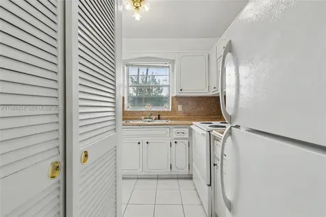 1300 N 12th Court Hollywood FL 33019