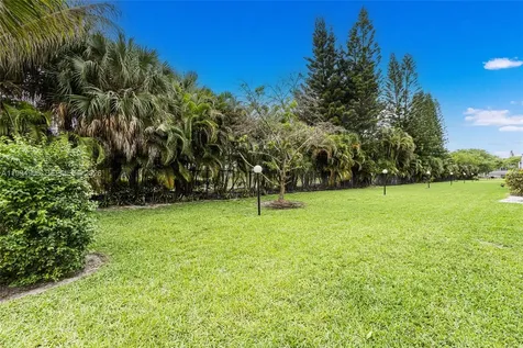1000 Hillcrest Court Hollywood FL 33021