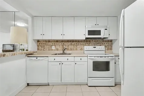 1000 Hillcrest Court Hollywood FL 33021
