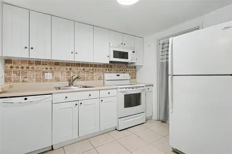 1000 Hillcrest Court Hollywood FL 33021