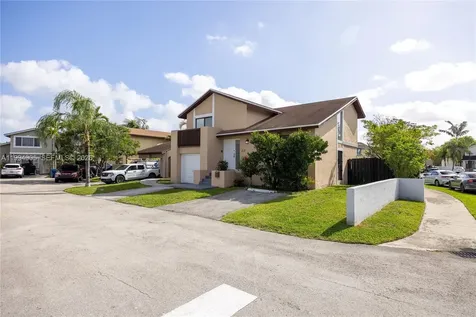 914 NW 106th Avenue Circle Miami FL 33172