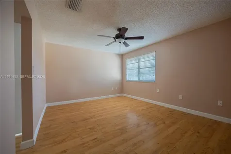 914 NW 106th Avenue Circle Miami FL 33172