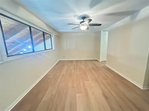 1660 NW 113th Way Pembroke Pines FL 33026