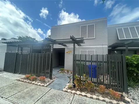 1660 NW 113th Way Pembroke Pines FL 33026