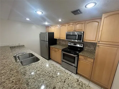 1660 NW 113th Way Pembroke Pines FL 33026