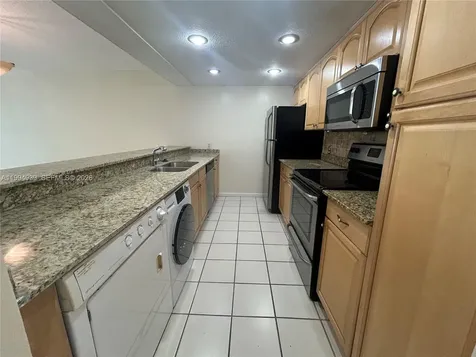 1660 NW 113th Way Pembroke Pines FL 33026