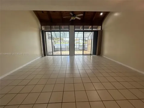 1660 NW 113th Way Pembroke Pines FL 33026
