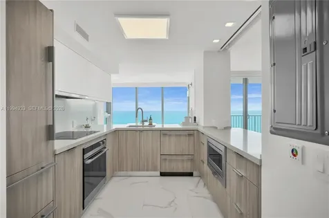 2655 Collins Avenue Miami Beach FL 33140