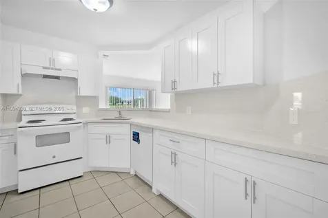 3437 NW 44th Street Oakland Park FL 33309