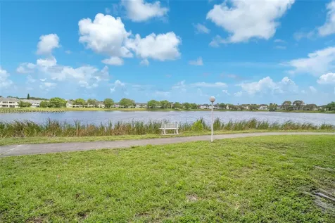 3437 NW 44th Street Oakland Park FL 33309