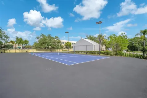 3437 NW 44th Street Oakland Park FL 33309