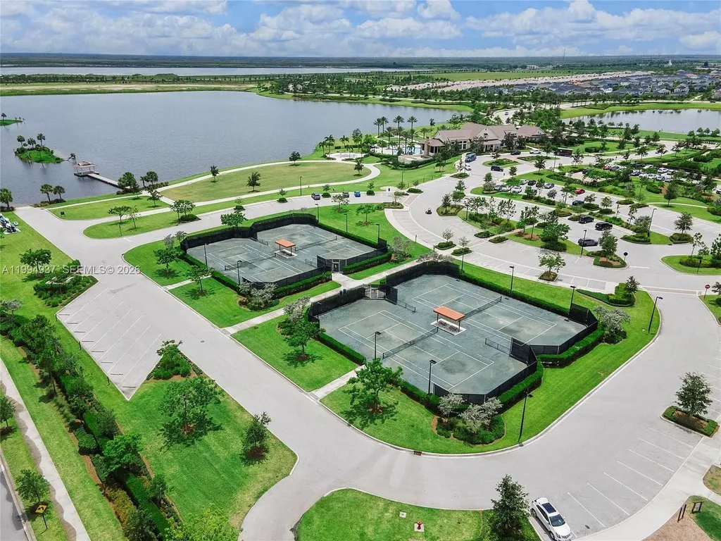1694 Hoot Owl Hollow Loxahatchee FL 33470