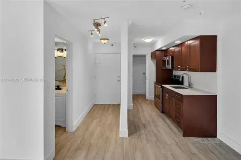 1255 W Collins Avenue Miami Beach FL 33139