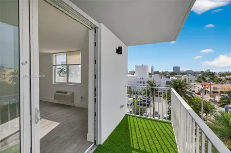 1255 W Collins Avenue Miami Beach FL 33139