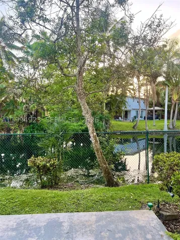 3951 NW 92nd Avenue Sunrise FL 33351