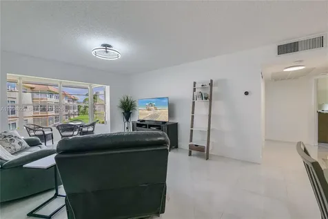 4701 NW 34th Street Lauderdale Lakes FL 33319