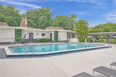 4701 NW 34th Street Lauderdale Lakes FL 33319