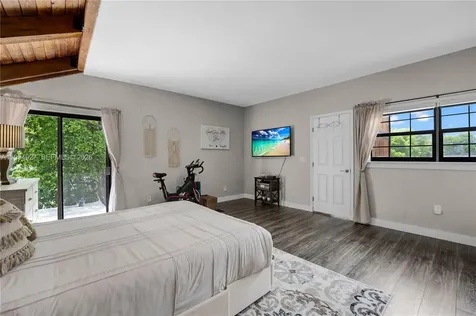 10101 Woodbury Court Pembroke Pines FL 33026
