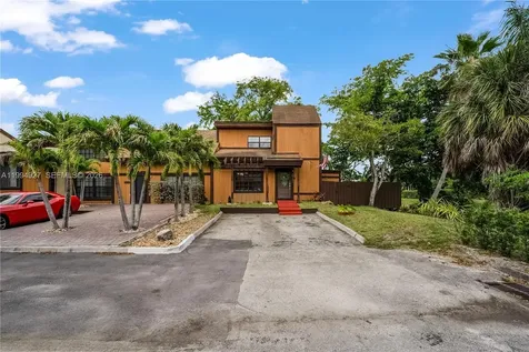 10101 Woodbury Court Pembroke Pines FL 33026