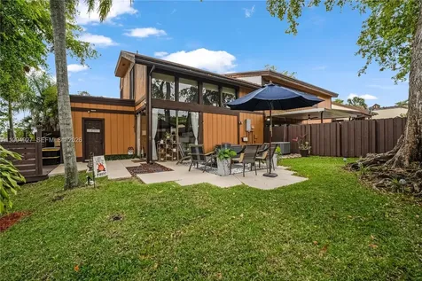 10101 Woodbury Court Pembroke Pines FL 33026