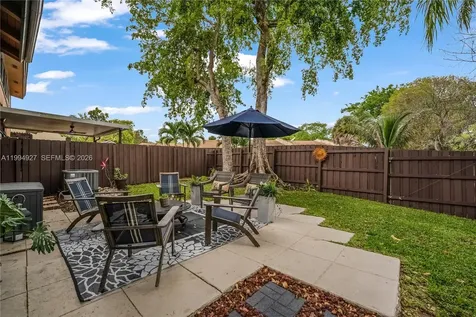 10101 Woodbury Court Pembroke Pines FL 33026